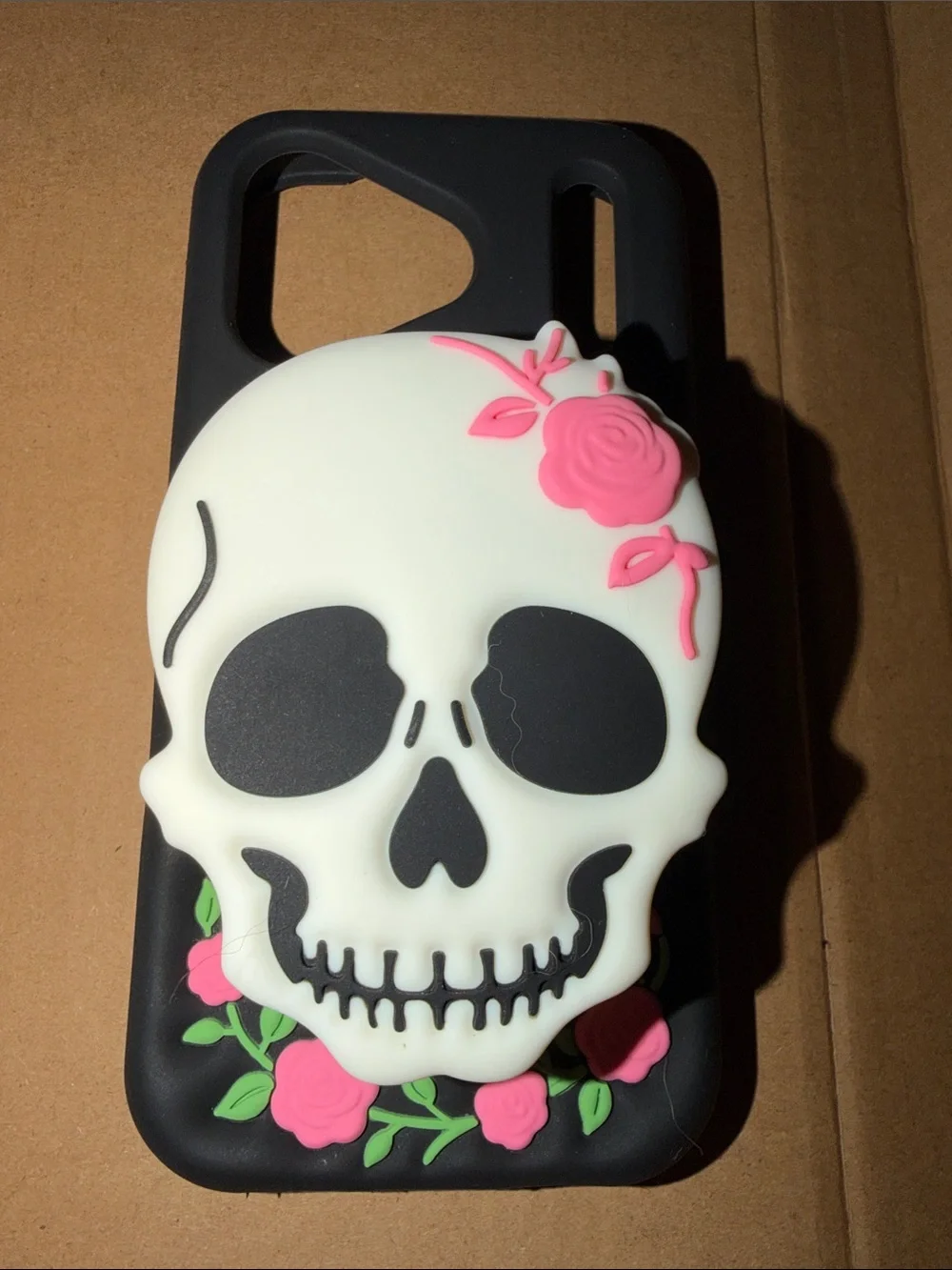 Skull & Roses Silicone Phone Case with Silicone Skull Pop Grip for iPhone 17 Pro
